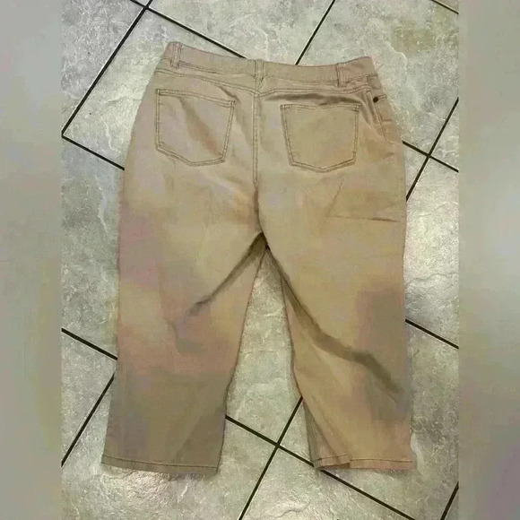 Talbot’s Five Pocket Capri Pants Size 10P - Picture 2 of 3